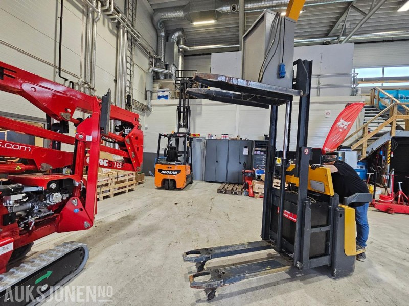 1998 Jungheinrich ERD 20 Elektrisk stabletruck med lader - Погрузочно-разгрузочная техника: фото 1 1998 Jungheinrich ERD 20 Elektrisk stabletruck med lader - Погрузочно-разгрузочная техника: фото 1