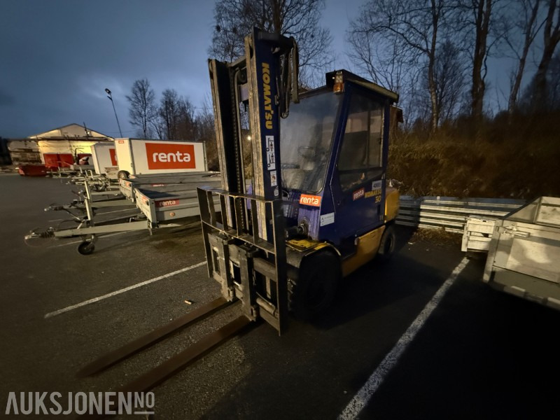 2002 Komatsu FD30T-14 Motvektstruck - 6498T - Погрузочно-разгрузочная техника: фото 1 2002 Komatsu FD30T-14 Motvektstruck - 6498T - Погрузочно-разгрузочная техника: фото 1