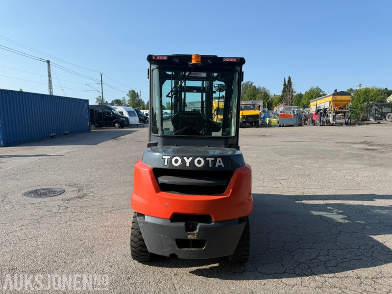 Погрузочно-разгрузочная техника 2019 Toyota 40-8FD45N Dieselmotvektstruck - KUN 1120 timer: фото 6