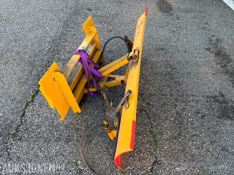 1900 kommunal skjær med euro feste - Сельскохозяйственная техника: фото 3 1900 kommunal skjær med euro feste - Сельскохозяйственная техника: фото 3