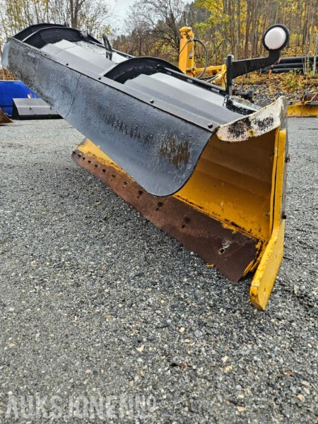 1992 Øveraasen diagonalplog DL 285 B - Største bredde 2900 mm - Med parallellogram - Hydraulisk løft - Сельскохозяйственная техника: фото 4 1992 Øveraasen diagonalplog DL 285 B - Største bredde 2900 mm - Med parallellogram - Hydraulisk løft - Сельскохозяйственная техника: фото 4