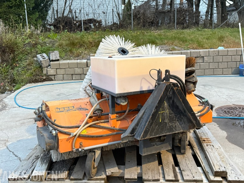 2007 Bema Kommunal-Dual feiekost med vanntank - Сельскохозяйственная техника: фото 3 2007 Bema Kommunal-Dual feiekost med vanntank - Сельскохозяйственная техника: фото 3