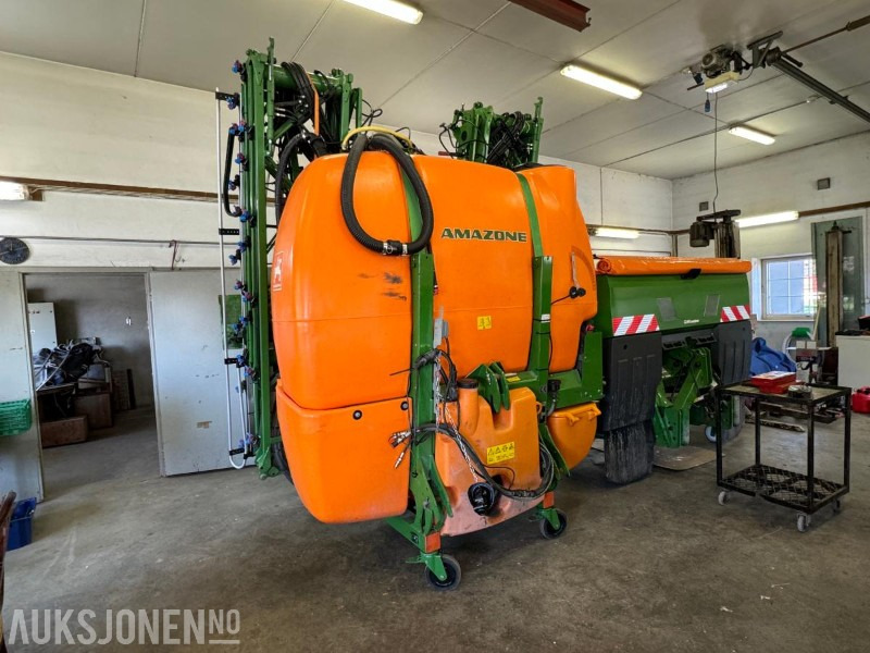 2011 amazonen uf 1801 21 meter m/ front tank - Сельскохозяйственная техника: фото 2 2011 amazonen uf 1801 21 meter m/ front tank - Сельскохозяйственная техника: фото 2