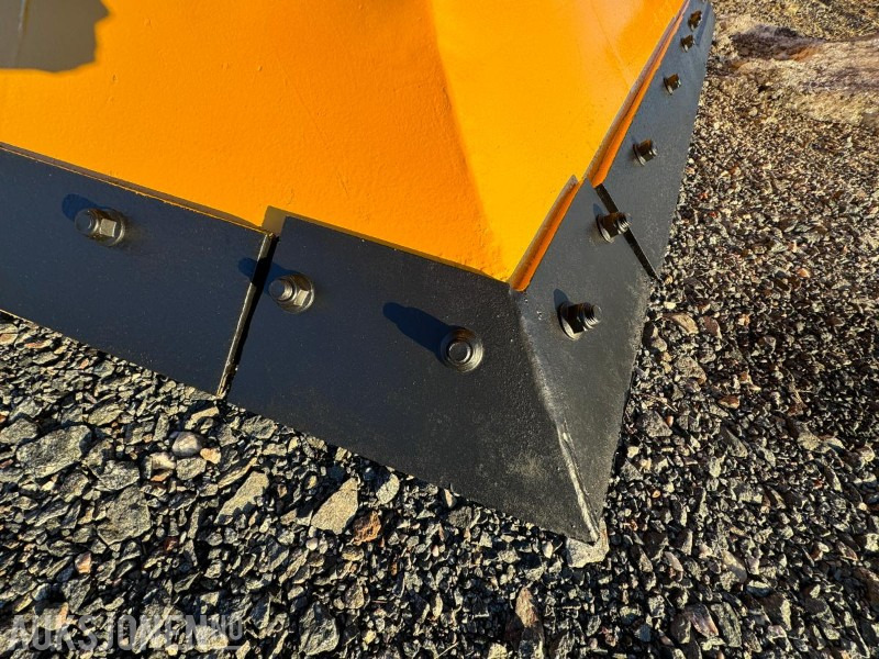 Сельскохозяйственная техника 2015 Steinsland SP 2700 - Spissplog med paralellogram - Feste for brøyteplate - Nymalt: фото 13