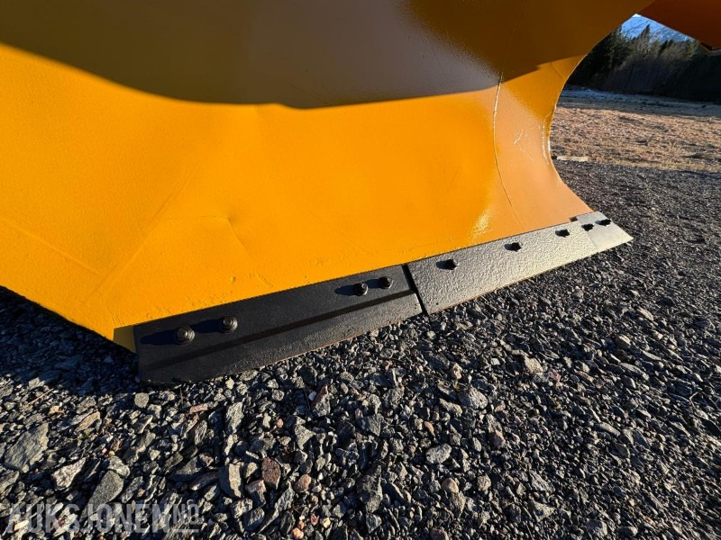 Сельскохозяйственная техника 2015 Steinsland SP 2700 - Spissplog med paralellogram - Feste for brøyteplate - Nymalt: фото 15