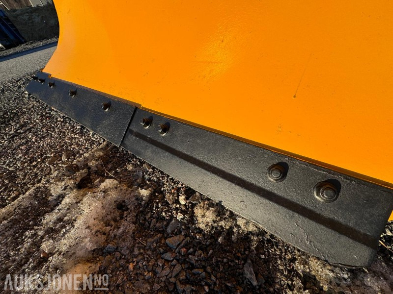 Сельскохозяйственная техника 2015 Steinsland SP 2700 - Spissplog med paralellogram - Feste for brøyteplate - Nymalt: фото 14