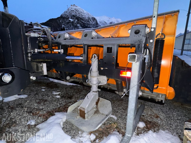 2018 Schmidt MS 27 C snøplog /brøyteskjær - Hydraylisk sving - Bredde 2700 mm - Trepunkts feste - Slepesko - Parkeringsstativ - Сельскохозяйственная техника: фото 2 2018 Schmidt MS 27 C snøplog /brøyteskjær - Hydraylisk sving - Bredde 2700 mm - Trepunkts feste - Slepesko - Parkeringsstativ - Сельскохозяйственная техника: фото 2