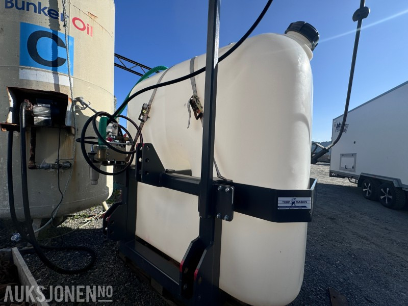 2022 Vama spyleutstyr for montering på traktor EHK 1500 Liter - Trepunktsfeste - Сельскохозяйственная техника: фото 2 2022 Vama spyleutstyr for montering på traktor EHK 1500 Liter - Trepunktsfeste - Сельскохозяйственная техника: фото 2