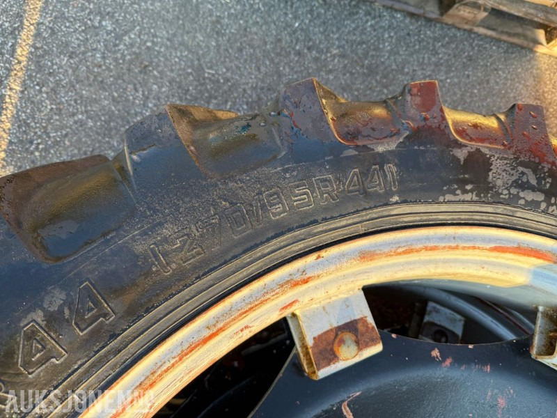 Alliance dekk til traktor - Сельскохозяйственная техника: фото 3 Alliance dekk til traktor - Сельскохозяйственная техника: фото 3