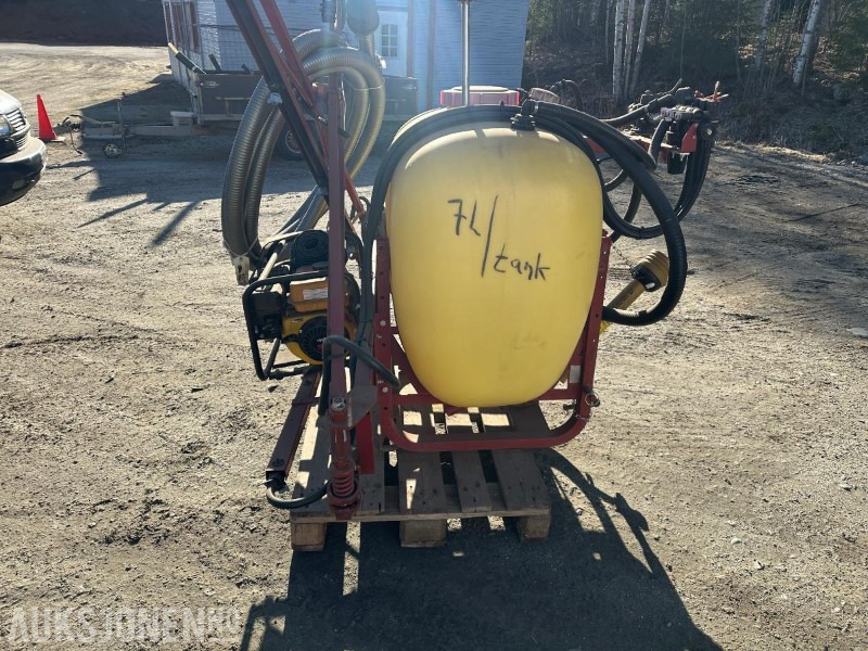 Hardi åkersprøyte 400 liter med sidebommer. - Сельскохозяйственная техника: фото 1 Hardi åkersprøyte 400 liter med sidebommer. - Сельскохозяйственная техника: фото 1
