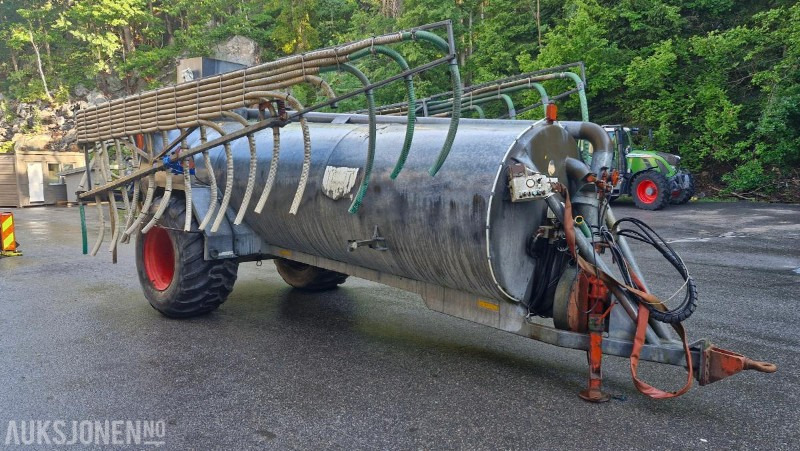 Harsø Tankvogn med slangespreder og store 700-hjul (Trelleborg) - Сельскохозяйственная техника: фото 5 Harsø Tankvogn med slangespreder og store 700-hjul (Trelleborg) - Сельскохозяйственная техника: фото 5
