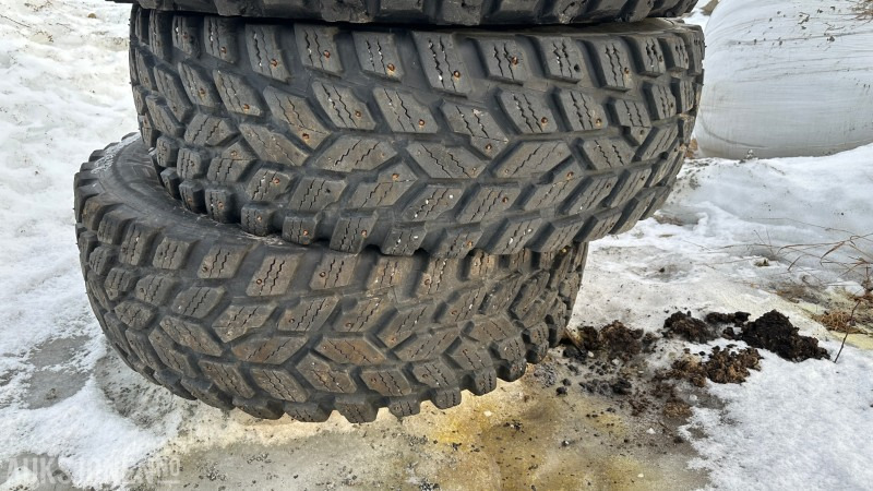 Nokian Hakkapeliitta Tri piggdekk med felg til Deutz traktor - Сельскохозяйственная техника: фото 1 Nokian Hakkapeliitta Tri piggdekk med felg til Deutz traktor - Сельскохозяйственная техника: фото 1