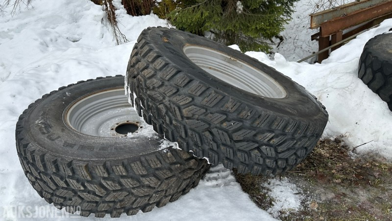 Nokian Hakkapeliitta Tri piggdekk med felg til Deutz traktor - Сельскохозяйственная техника: фото 5 Nokian Hakkapeliitta Tri piggdekk med felg til Deutz traktor - Сельскохозяйственная техника: фото 5