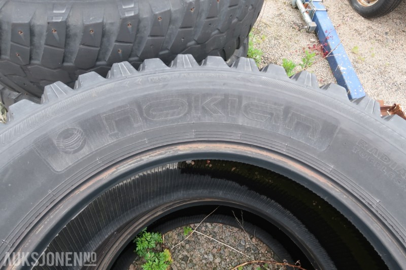 Nokian Tri-2 Piggdekk 480/80 R34 og hjulsett til Valtra - Сельскохозяйственная техника: фото 2 Nokian Tri-2 Piggdekk 480/80 R34 og hjulsett til Valtra - Сельскохозяйственная техника: фото 2