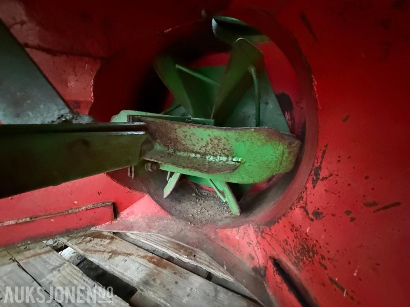 Snøfreser med 3-punktsfeste til traktor – hydraulisk utkaster - Сельскохозяйственная техника: фото 5 Snøfreser med 3-punktsfeste til traktor – hydraulisk utkaster - Сельскохозяйственная техника: фото 5