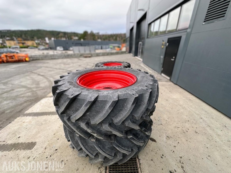 TRELLEBORG TM800 HJULSETT 650/65 R 42 + 540/65 R 30 - Трактор: фото 5 TRELLEBORG TM800 HJULSETT 650/65 R 42 + 540/65 R 30 - Трактор: фото 5