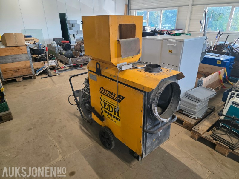 Thermox TB110 90kW Varmluftsaggregat + Weelu T-100 deleaggregat - Строительное оборудование: фото 1 Thermox TB110 90kW Varmluftsaggregat + Weelu T-100 deleaggregat - Строительное оборудование: фото 1