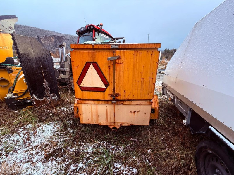 Tilhenger Kompressor O.MALMKVIST AB BINI 610 - Rep objekt - Строительное оборудование: фото 4 Tilhenger Kompressor O.MALMKVIST AB BINI 610 - Rep objekt - Строительное оборудование: фото 4