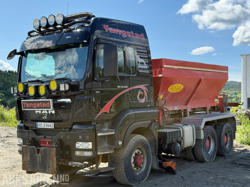 2012 MAN TGS 33.540 6x6 brøyterigget kombibil med Bredal Strøer - Тягач: фото 1 2012 MAN TGS 33.540 6x6 brøyterigget kombibil med Bredal Strøer - Тягач: фото 1