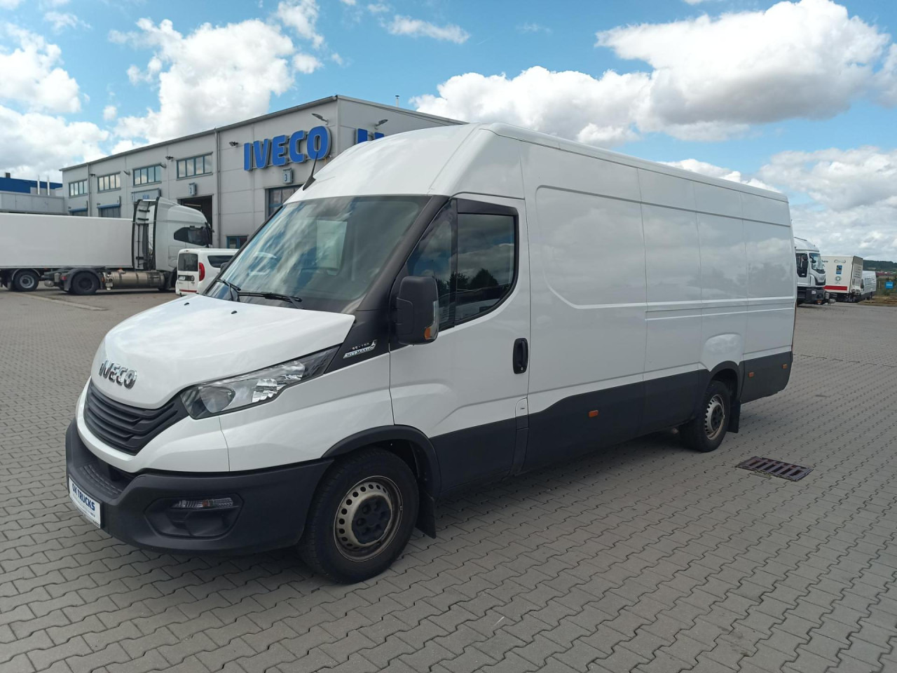 IVECO Daily 35S16A8V - Цельнометаллический фургон: фото 1 IVECO Daily 35S16A8V - Цельнометаллический фургон: фото 1