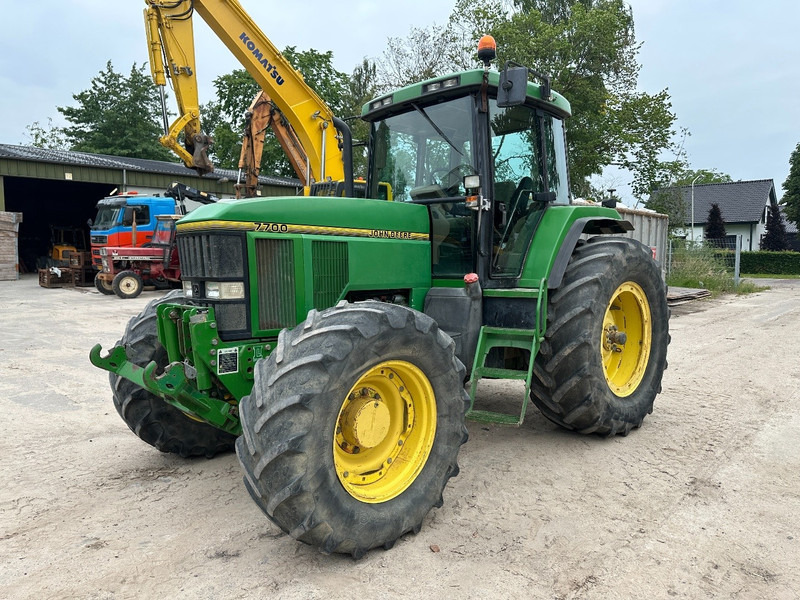 John Deere 7700 PowerQuad - Front linkage - Трактор: фото 1 John Deere 7700 PowerQuad - Front linkage - Трактор: фото 1