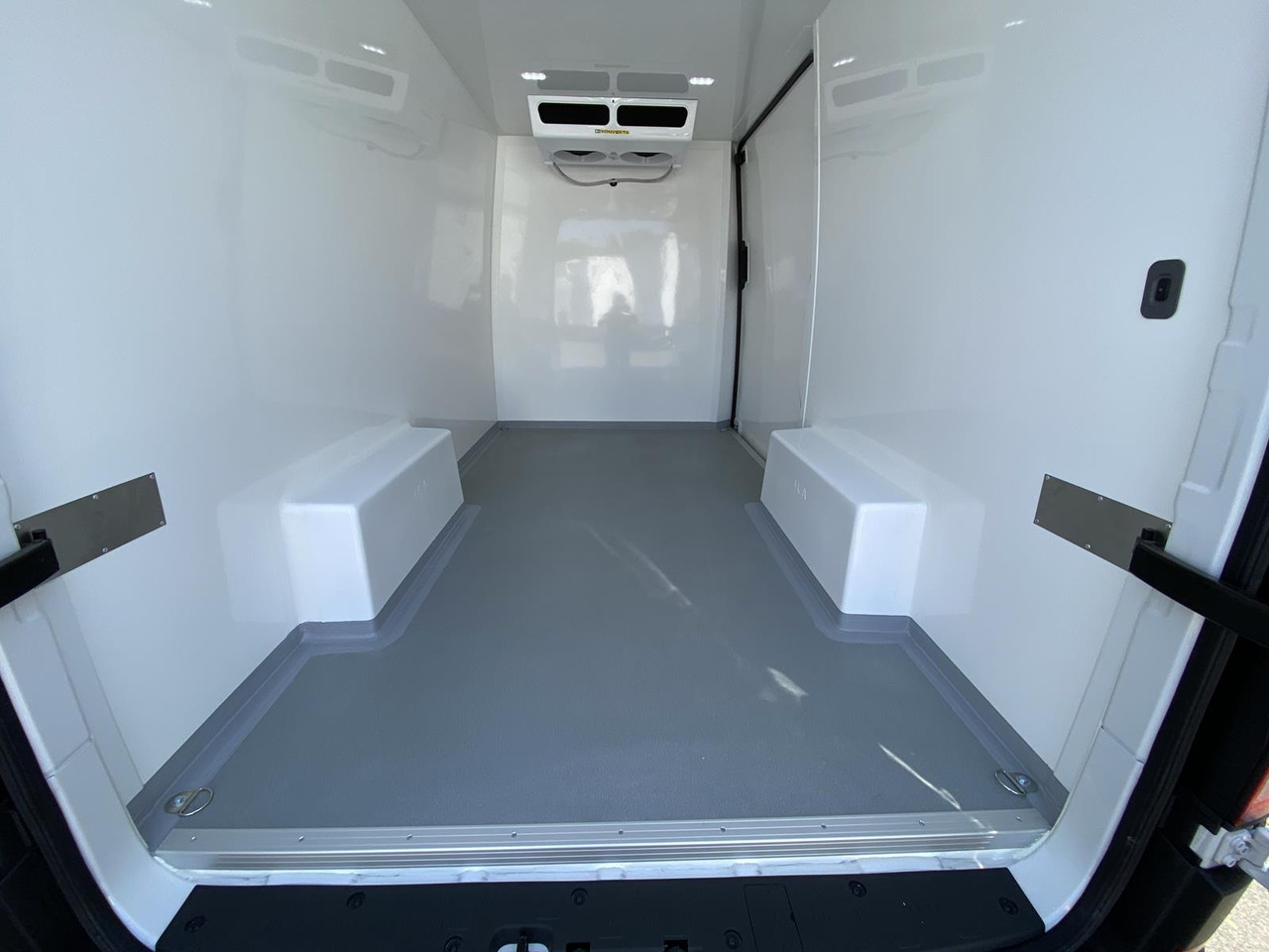 MAN TGE 3.140 L3H3 140PS RS3640mm/ FRISCHDIENST BIS 0 + KONVEKTA UNDERMODE - Фургон-рефрижератор: фото 5 MAN TGE 3.140 L3H3 140PS RS3640mm/ FRISCHDIENST BIS 0 + KONVEKTA UNDERMODE - Фургон-рефрижератор: фото 5
