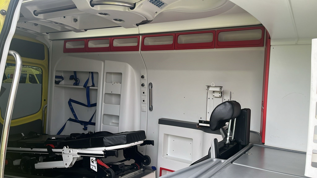 Mercedes Benz AMBULANCE Lot of 10 units Sprinter 313 CDI Automatic - Коммунальная/ Специальная техника: фото 5 Mercedes Benz AMBULANCE Lot of 10 units Sprinter 313 CDI Automatic - Коммунальная/ Специальная техника: фото 5