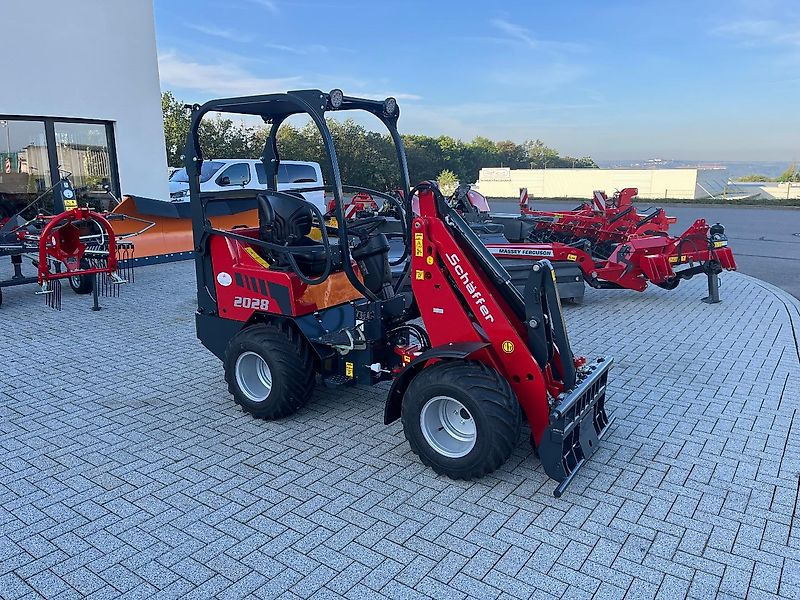 Schäffer 2028-2 - Компактный фронтальный погрузчик: фото 3 Schäffer 2028-2 - Компактный фронтальный погрузчик: фото 3