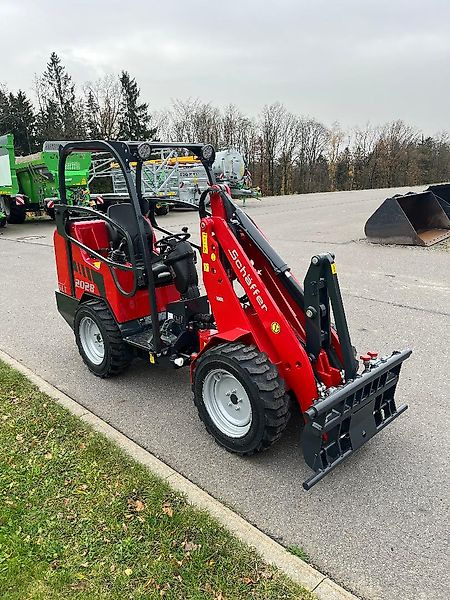 Schäffer 2028 SLT - Компактный фронтальный погрузчик: фото 4 Schäffer 2028 SLT - Компактный фронтальный погрузчик: фото 4