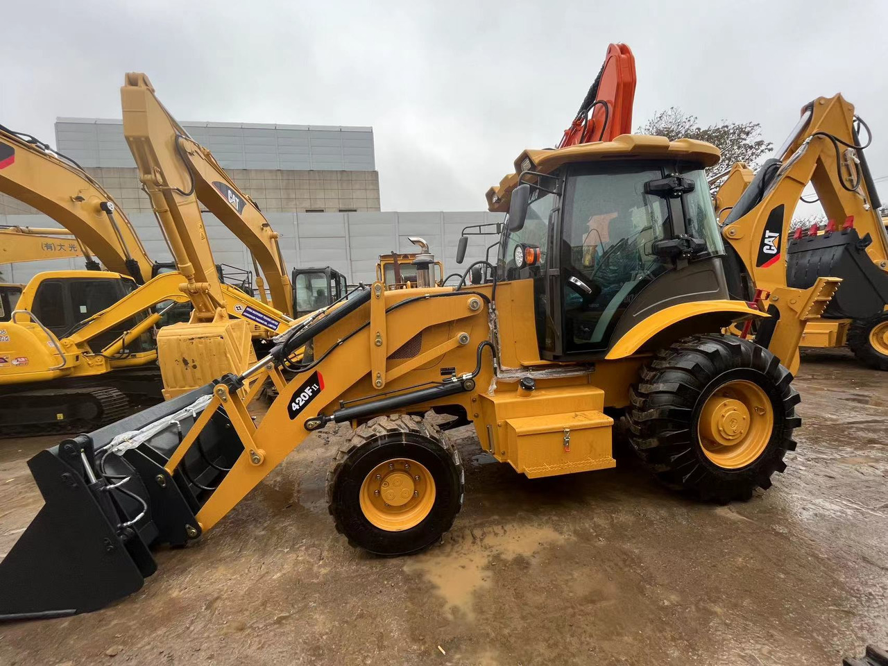 Caterpillar 420F Backhoe CAT 420F2 New Backhoe Loaders JCB 3CX 4CX - Экскаватор-погрузчик: фото 1 Caterpillar 420F Backhoe CAT 420F2 New Backhoe Loaders JCB 3CX 4CX - Экскаватор-погрузчик: фото 1