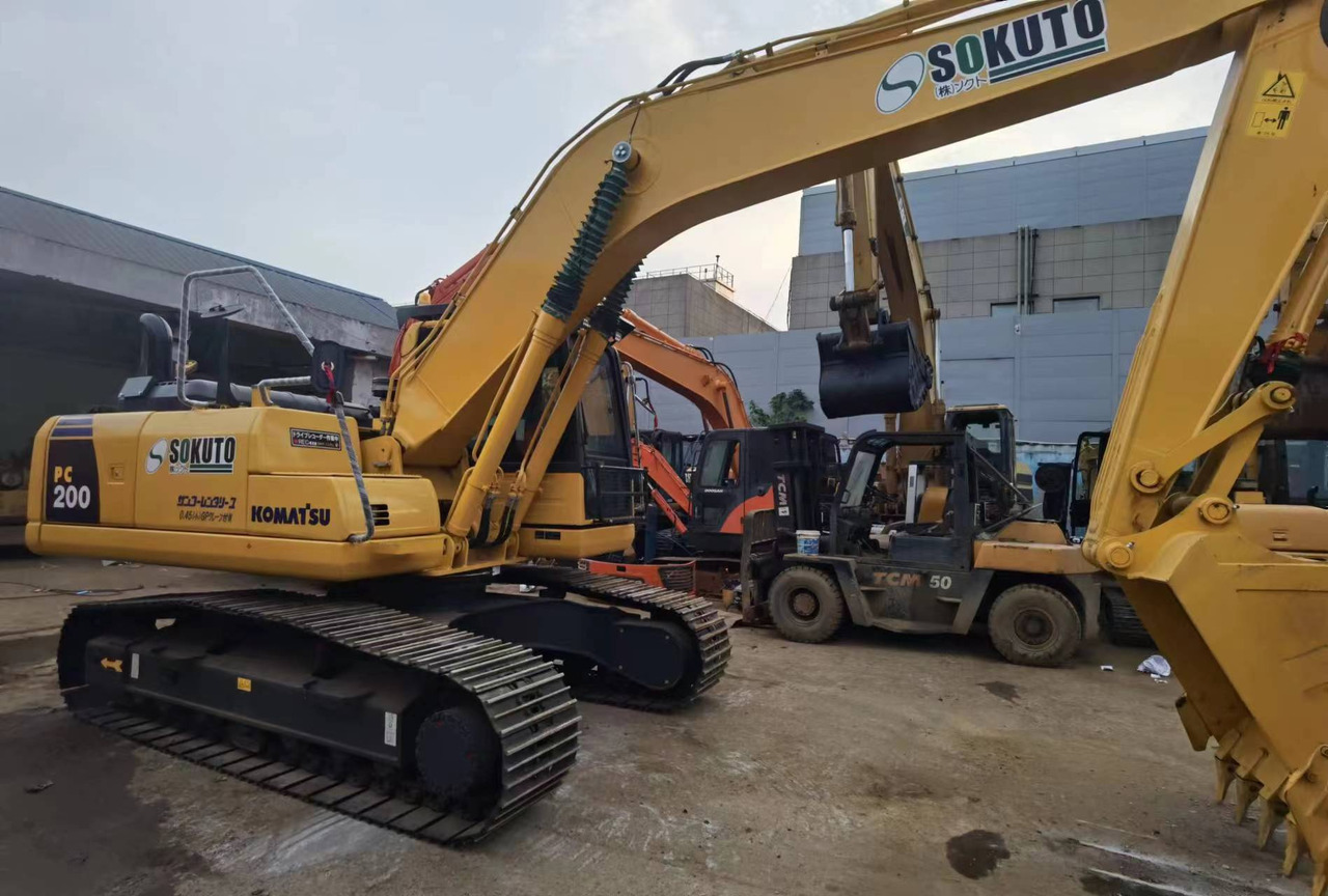 Komatsu PC200 PC210 PC220 Used Excavator Crawler Hydraulic High Quality Secondhand Excavator for Sale - Гусеничный экскаватор: фото 1 Komatsu PC200 PC210 PC220 Used Excavator Crawler Hydraulic High Quality Secondhand Excavator for Sale - Гусеничный экскаватор: фото 1