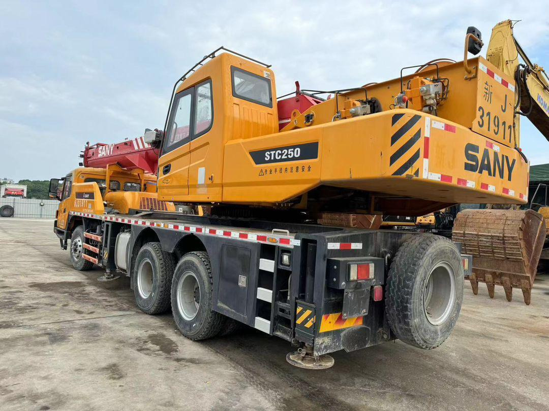 SANY 25 Ton Crane Truck Crane SANY STC250 QY50C STC750 STC1000 XCMG ZOOOMLION TADANO KOBELCO CRANES FOR SALE - Мобильный кран: фото 5 SANY 25 Ton Crane Truck Crane SANY STC250 QY50C STC750 STC1000 XCMG ZOOOMLION TADANO KOBELCO CRANES FOR SALE - Мобильный кран: фото 5
