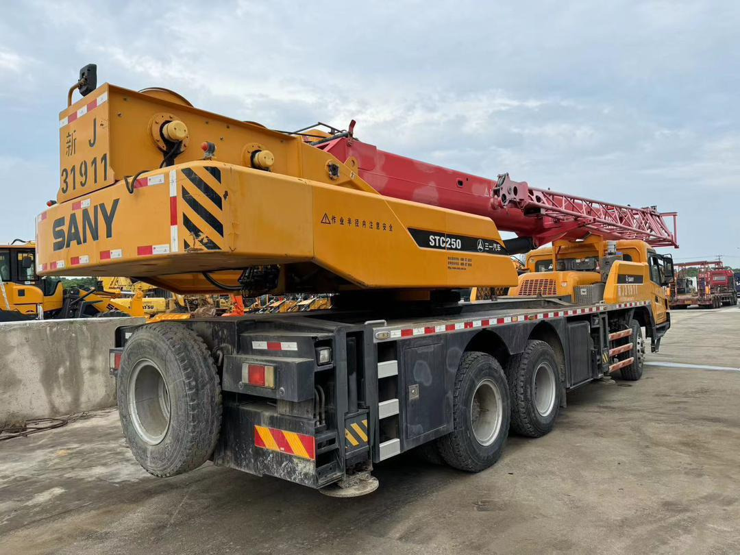 SANY 25 Ton Crane Truck Crane SANY STC250 QY50C STC750 STC1000 XCMG ZOOOMLION TADANO KOBELCO CRANES FOR SALE - Мобильный кран: фото 4 SANY 25 Ton Crane Truck Crane SANY STC250 QY50C STC750 STC1000 XCMG ZOOOMLION TADANO KOBELCO CRANES FOR SALE - Мобильный кран: фото 4