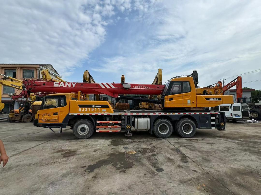 SANY 25 Ton Crane Truck Crane SANY STC250 QY50C STC750 STC1000 XCMG ZOOOMLION TADANO KOBELCO CRANES FOR SALE - Мобильный кран: фото 3 SANY 25 Ton Crane Truck Crane SANY STC250 QY50C STC750 STC1000 XCMG ZOOOMLION TADANO KOBELCO CRANES FOR SALE - Мобильный кран: фото 3