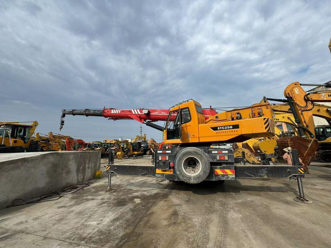 Sany Used Truck Crane 25 Ton with Excellent Work Performance and 1 year Warrenty - Мобильный кран: фото 4 Sany Used Truck Crane 25 Ton with Excellent Work Performance and 1 year Warrenty - Мобильный кран: фото 4
