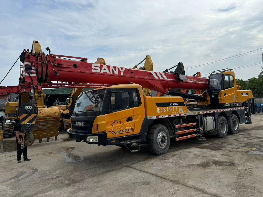 Sany Used Truck Crane 25 Ton with Excellent Work Performance and 1 year Warrenty - Мобильный кран: фото 5 Sany Used Truck Crane 25 Ton with Excellent Work Performance and 1 year Warrenty - Мобильный кран: фото 5