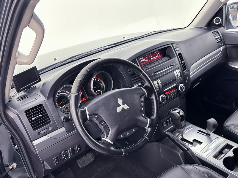 Mitsubishi Pajero 3.2 DI-D Instyle High Roof Van Grijs kenteken Automaat Climate control Trekhaak 3000KG - Фургон: фото 5 Mitsubishi Pajero 3.2 DI-D Instyle High Roof Van Grijs kenteken Automaat Climate control Trekhaak 3000KG - Фургон: фото 5