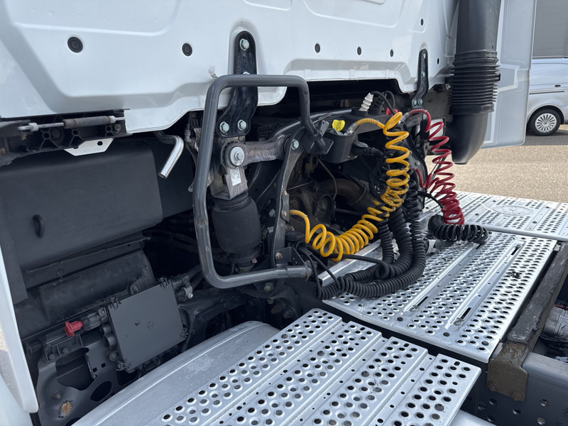 Тягач Mercedes-Benz ACTROS 1848 LS GIGASPACE Lowliner: фото 17