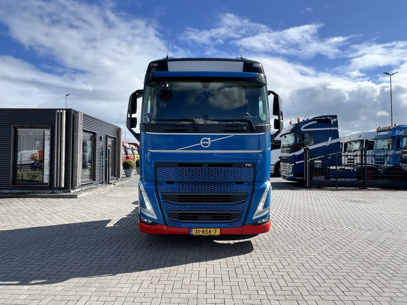 Volvo FH 460 4x2 trekker Globetrotter / 2x Fuel Tank - Тягач: фото 2 Volvo FH 460 4x2 trekker Globetrotter / 2x Fuel Tank - Тягач: фото 2
