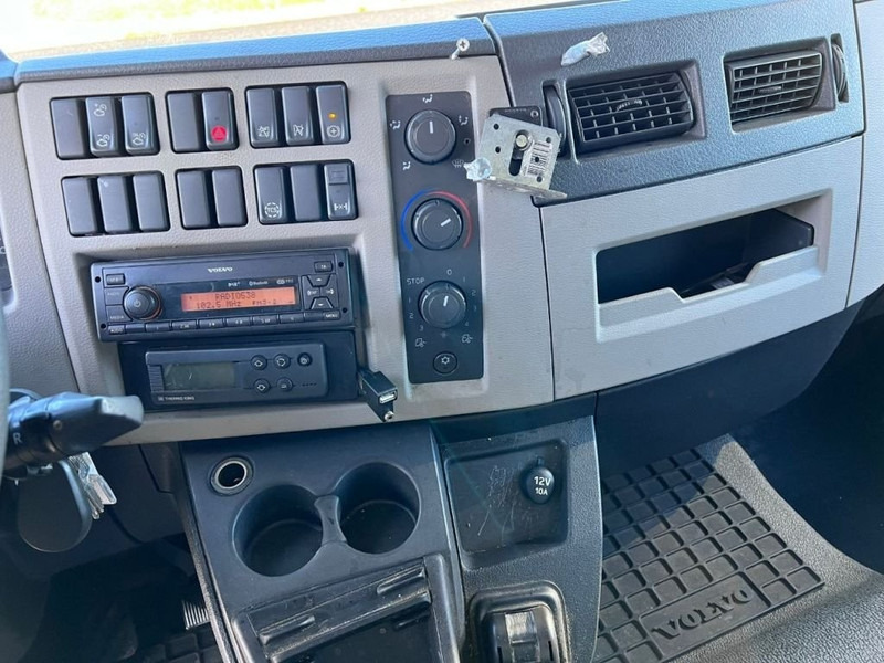 Рефрижератор Volvo FL 250 4x2 Koelwagen Thermo king V600  / Tailgate Dhollandia 2000kg: фото 19