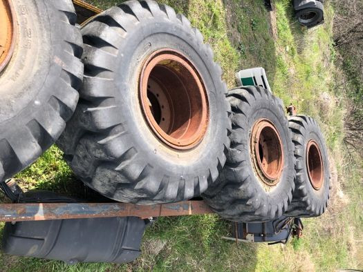 Anvelope Cu 24PR 4 BUC VOLA Incarcator VOLVO KOMATSU JCB - Колесо: фото 1 Anvelope Cu 24PR 4 BUC VOLA Incarcator VOLVO KOMATSU JCB - Колесо: фото 1
