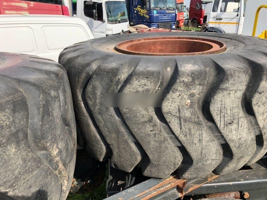 Anvelope Cu 24PR 4 BUC VOLA Incarcator VOLVO KOMATSU JCB - Колесо: фото 3 Anvelope Cu 24PR 4 BUC VOLA Incarcator VOLVO KOMATSU JCB - Колесо: фото 3