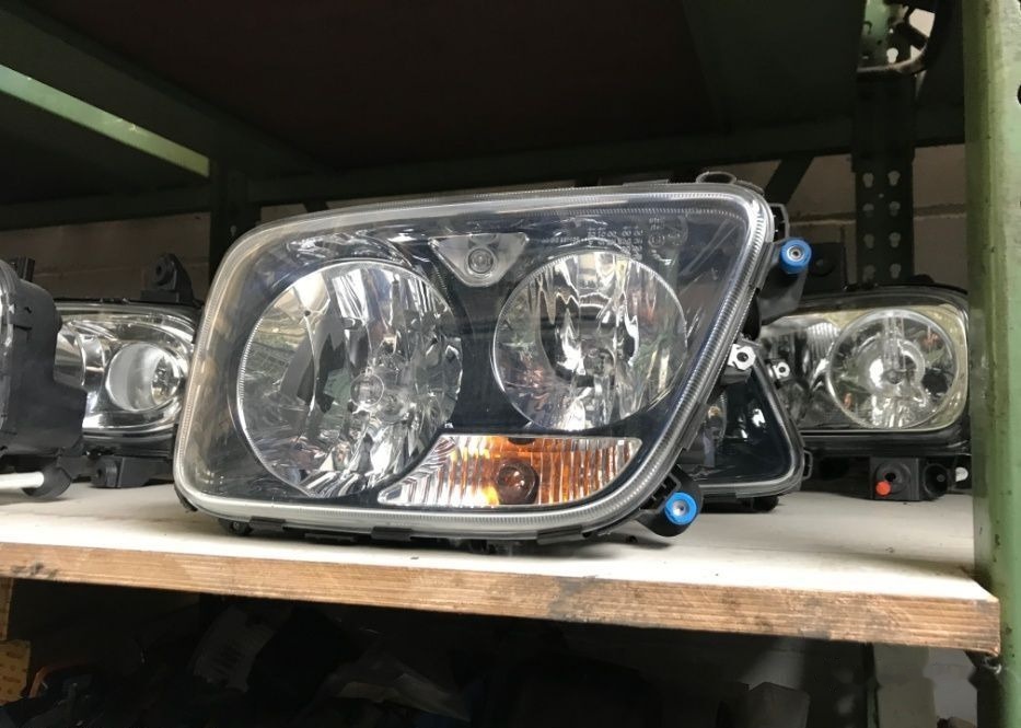 - Передняя фара для Грузовиков: фото 4 - Передняя фара для Грузовиков: фото 4