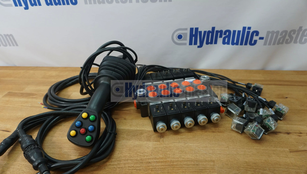 Joystick JCB with Monoblock Valve 5 functions MF, CASE, John Deere - Сельскохозяйственная техника: фото 5 Joystick JCB with Monoblock Valve 5 functions MF, CASE, John Deere - Сельскохозяйственная техника: фото 5