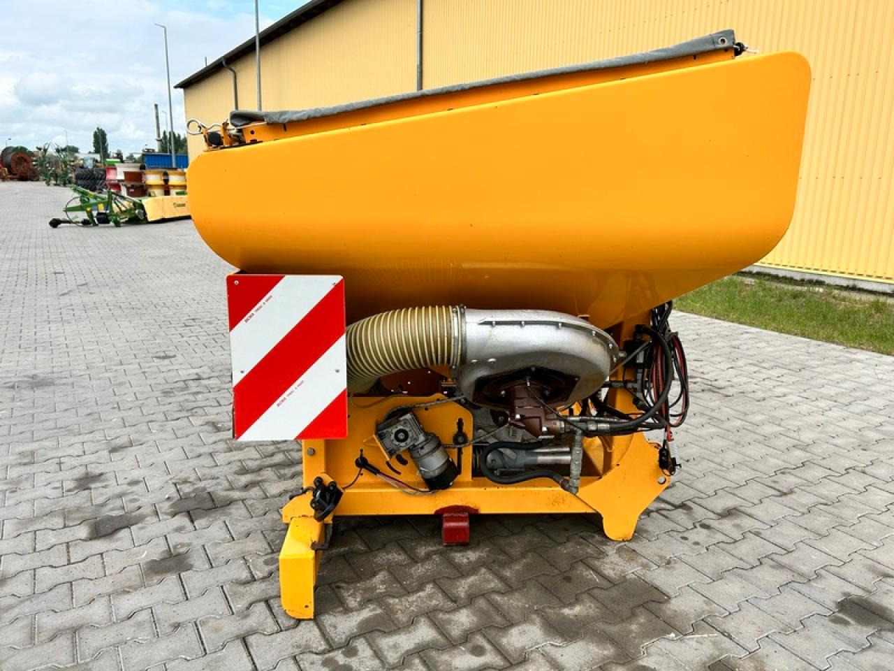 AGRISEM DSF 1600 FRONTTANK - Разбрасыватель удобрений: фото 2 AGRISEM DSF 1600 FRONTTANK - Разбрасыватель удобрений: фото 2