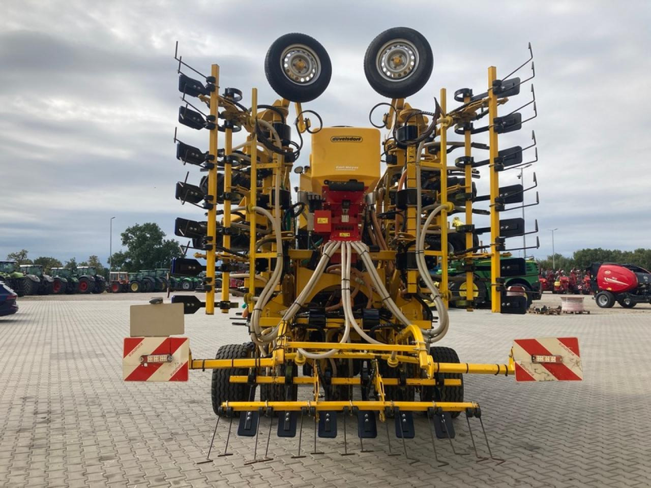 CLAYDON HYBRID T 6 VIEL ZUBEHÖR - Сеялка точного высева: фото 3 CLAYDON HYBRID T 6 VIEL ZUBEHÖR - Сеялка точного высева: фото 3