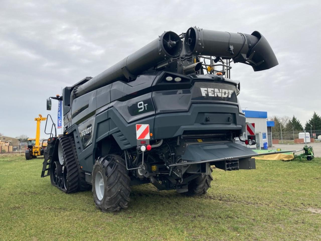 Fendt IDEAL 9 INKL. SCHNEIDWERK+WAGEN - Зерноуборочный комбайн: фото 3 Fendt IDEAL 9 INKL. SCHNEIDWERK+WAGEN - Зерноуборочный комбайн: фото 3
