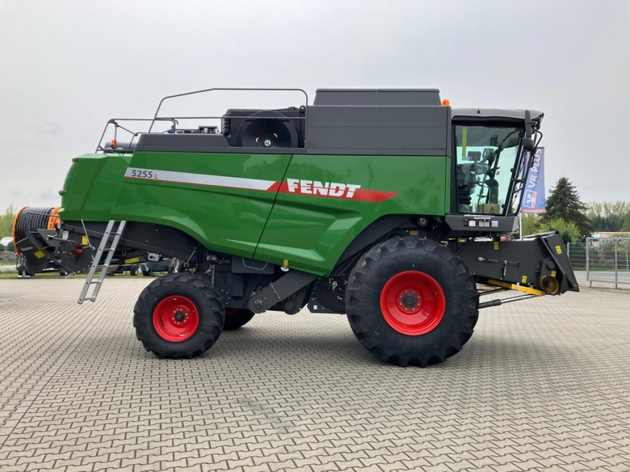 Fendt MD 5255 SCHNEIDWERK NICHT INKLUSIV - Зерноуборочный комбайн: фото 4 Fendt MD 5255 SCHNEIDWERK NICHT INKLUSIV - Зерноуборочный комбайн: фото 4