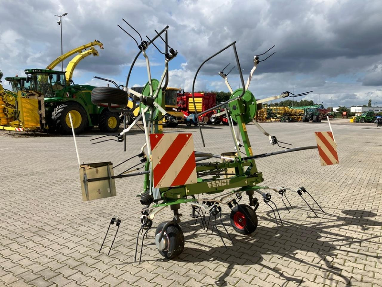 Fendt TWISTER 5204 AKTION - Сеноворошилка: фото 2 Fendt TWISTER 5204 AKTION - Сеноворошилка: фото 2