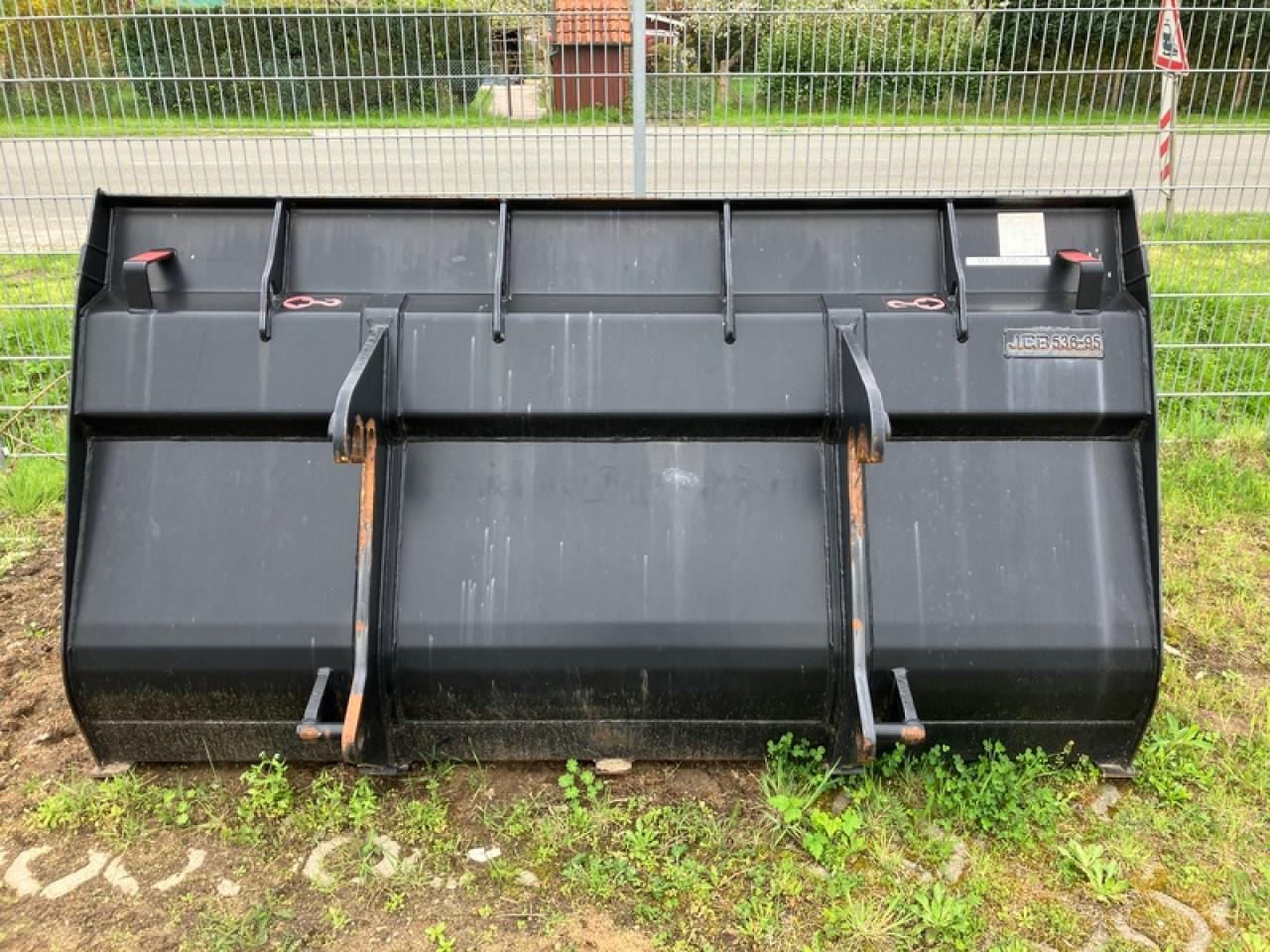 JCB LSB LEICHTGUTSCHAUFEL JCB Q-FIT - Ковш: фото 3 JCB LSB LEICHTGUTSCHAUFEL JCB Q-FIT - Ковш: фото 3